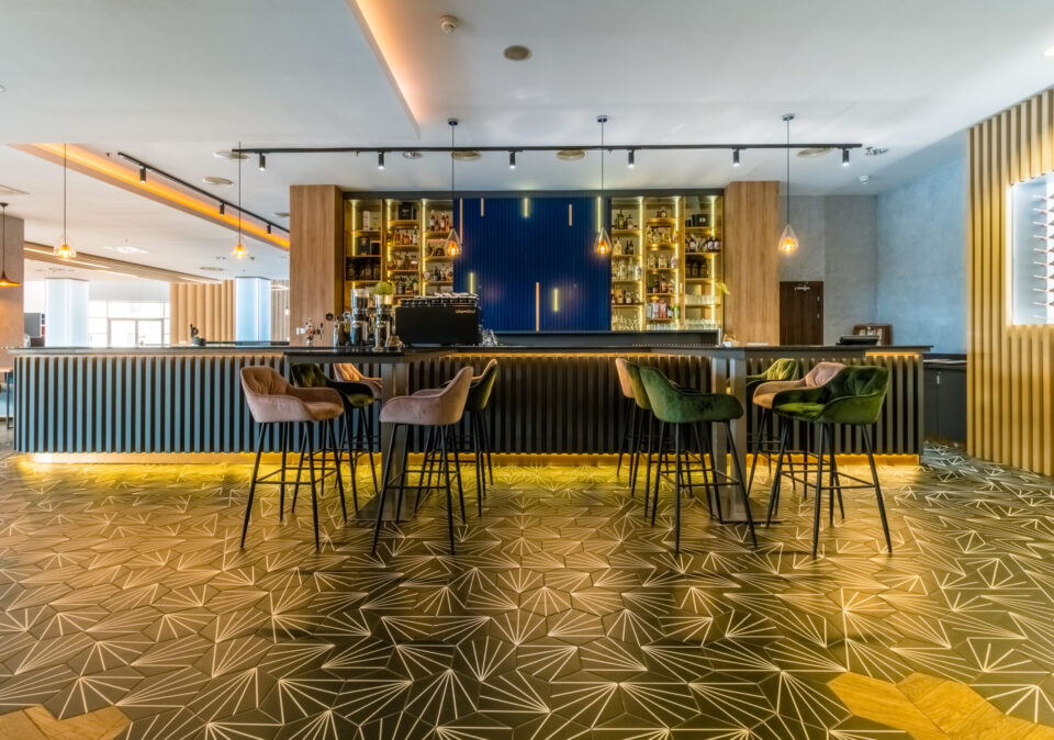Cosmopolitan Restaurant bar seating.